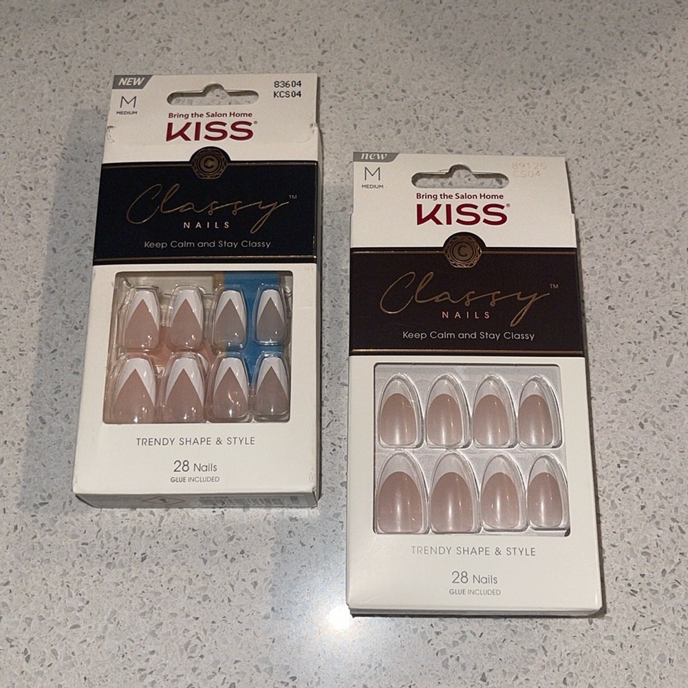 Medium KISS classy nails NWOT